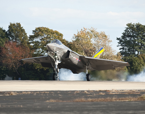 ����������� [Lockheed Martin F-35C CV Lightning II] �� ����� ��������� [Composites World]